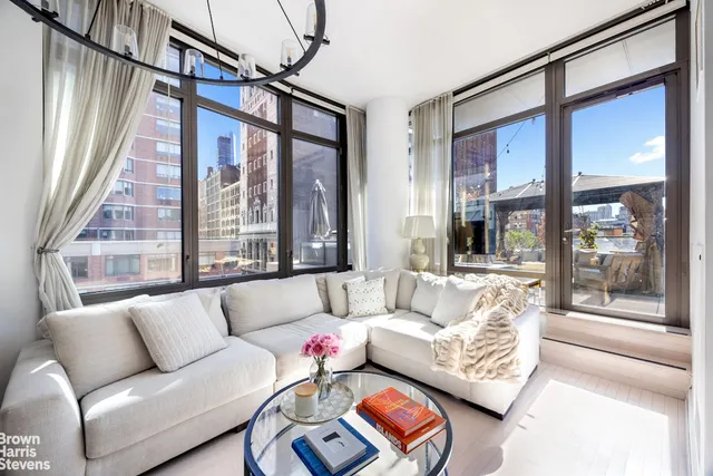 $2,995,000 | 101 West 24th Street, Unit 6D | Chelsea