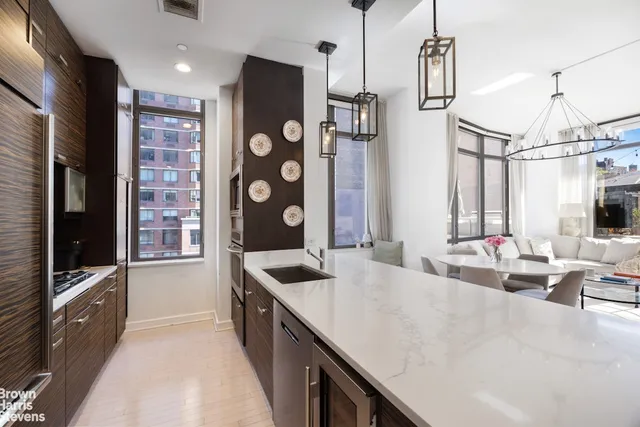 $2,995,000 | 101 West 24th Street, Unit 6D | Chelsea