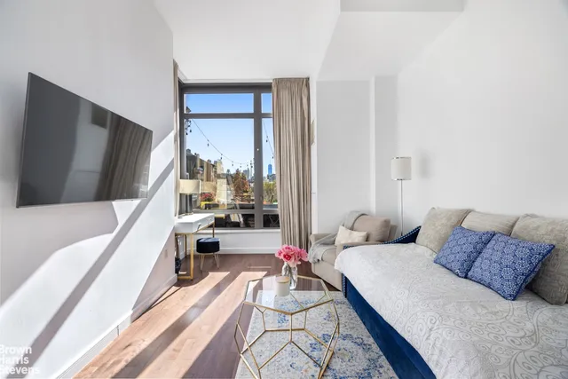 $2,995,000 | 101 West 24th Street, Unit 6D | Chelsea