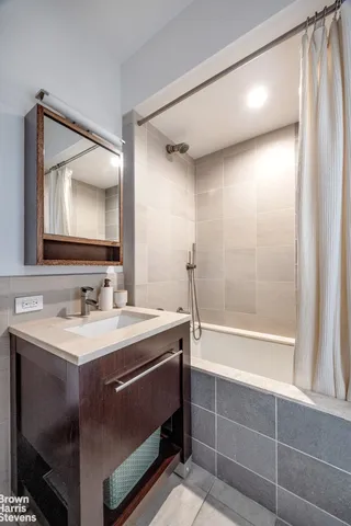 $2,995,000 | 101 West 24th Street, Unit 6D | Chelsea