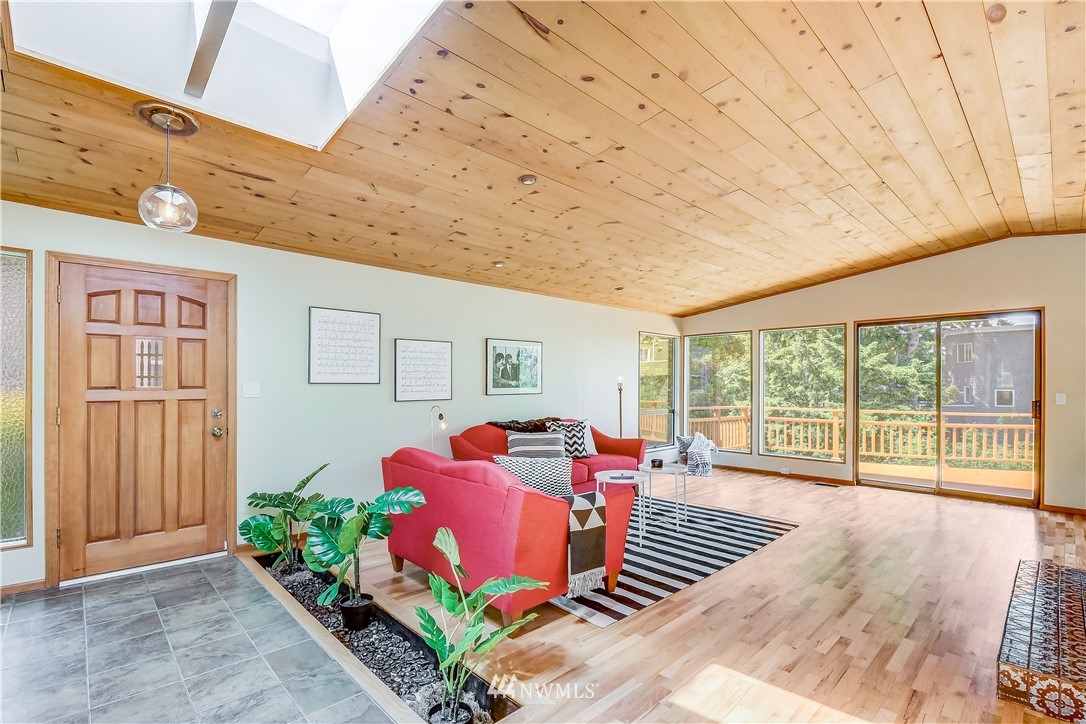 3956 Southwest Austin Street Seattle, WA 98136 - Photo 4 of 21 Gallery Image 4