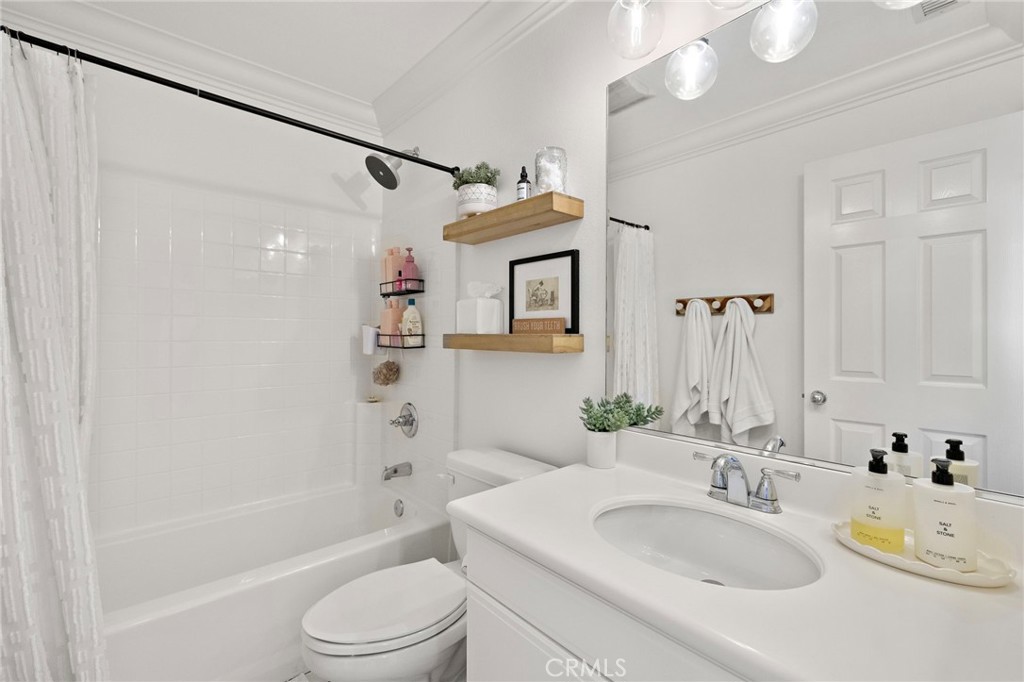 24 Fieldhouse Ladera Ranch, CA 92694 - Photo 21 of 29 Gallery Image 21