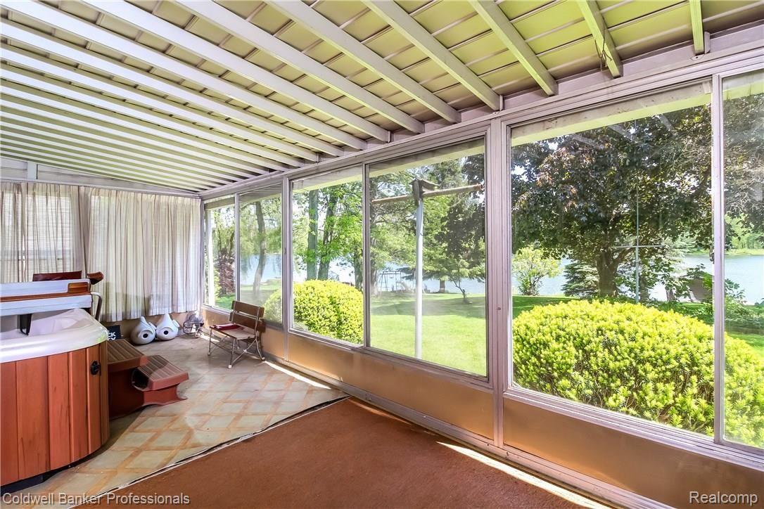 1380 Clark Lake Road Brighton, MI 48114 - Photo 10 of 30 010-Screened_Porch-4210582-large.jpg