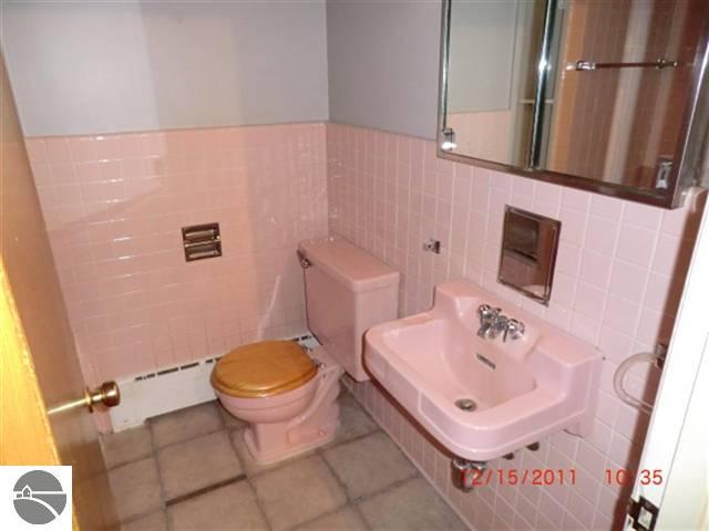 834 Cass Road Traverse City, MI 49696 - Photo 9 of 25 1732361-8.JPG