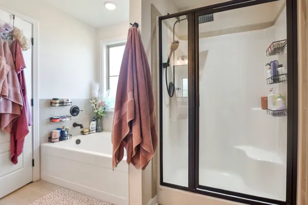 $2,300 | 2058 Ireland Way, Clarksville, TN 37042