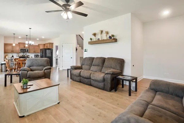 $2,300 | 2058 Ireland Way, Clarksville, TN 37042