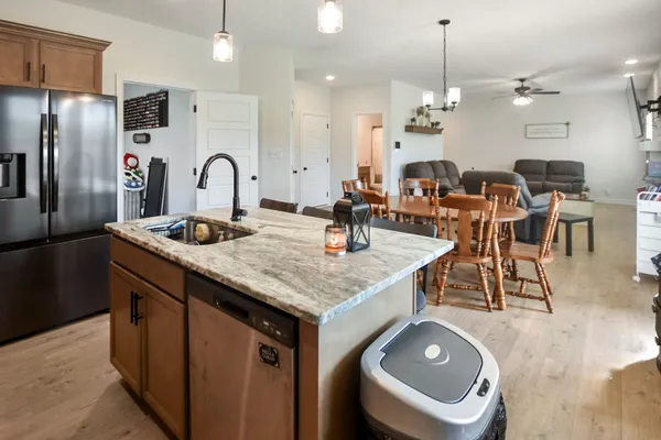 $2,300 | 2058 Ireland Way, Clarksville, TN 37042