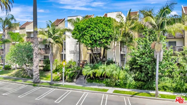 a view of a entryway door of the house