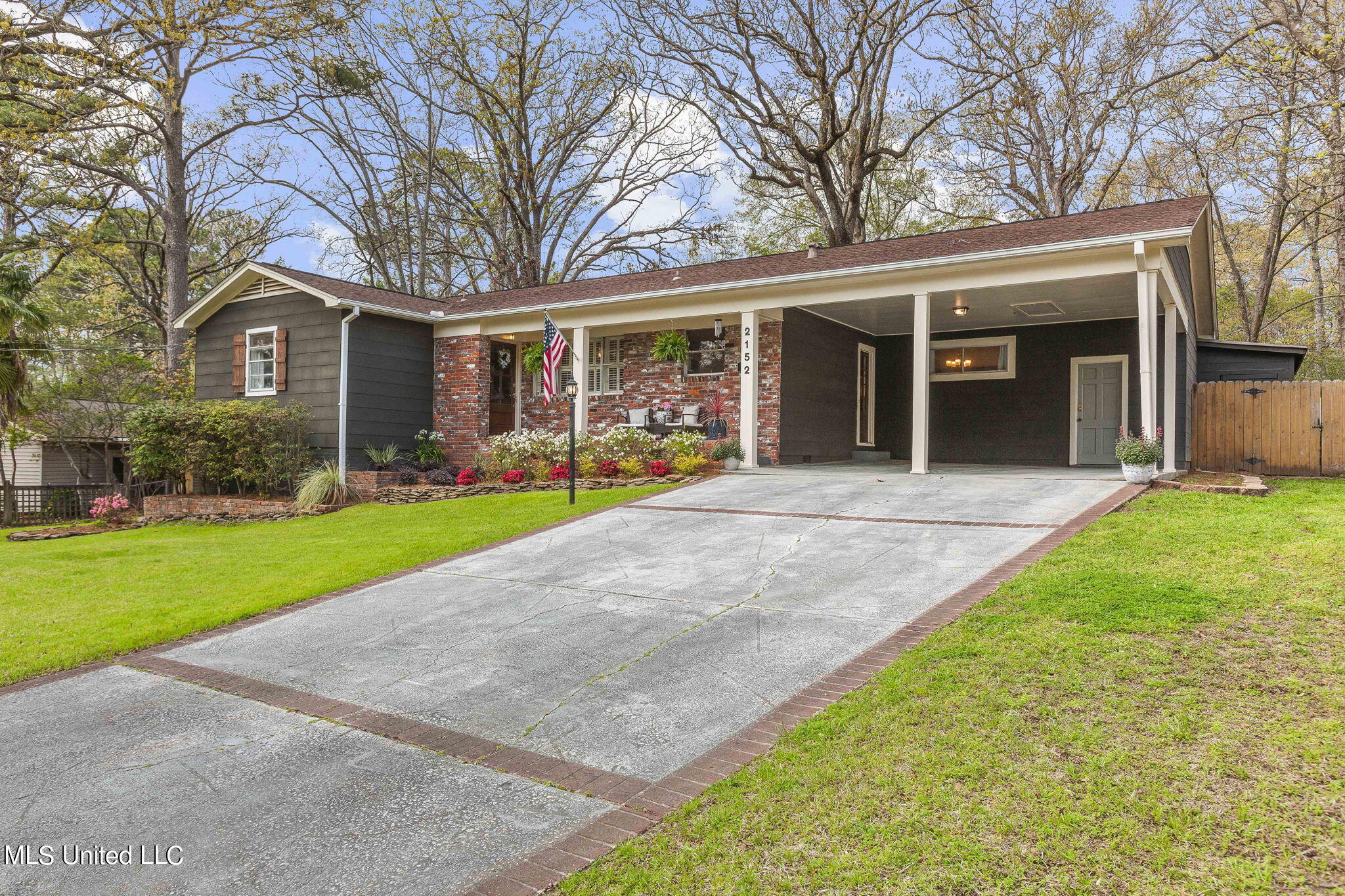 2152 Southwood Road Jackson, MS 39211 - Photo 4 of 41 4-web-or-mls-2152 Southwood-4