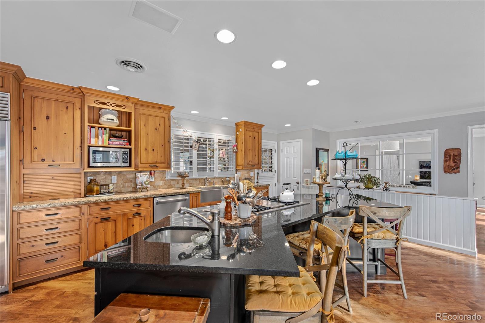 945 Front Range Road Littleton, CO 80120 - Photo 8 of 40 Gallery Image 8
