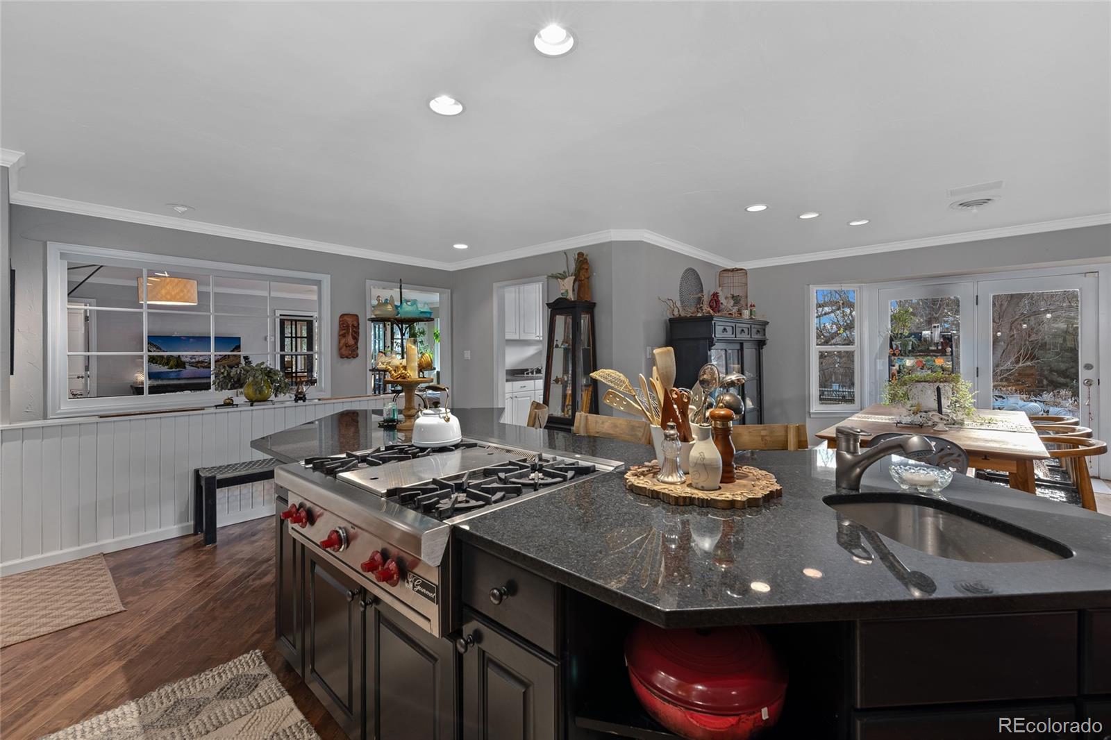 945 Front Range Road Littleton, CO 80120 - Photo 9 of 40 Gallery Image 9