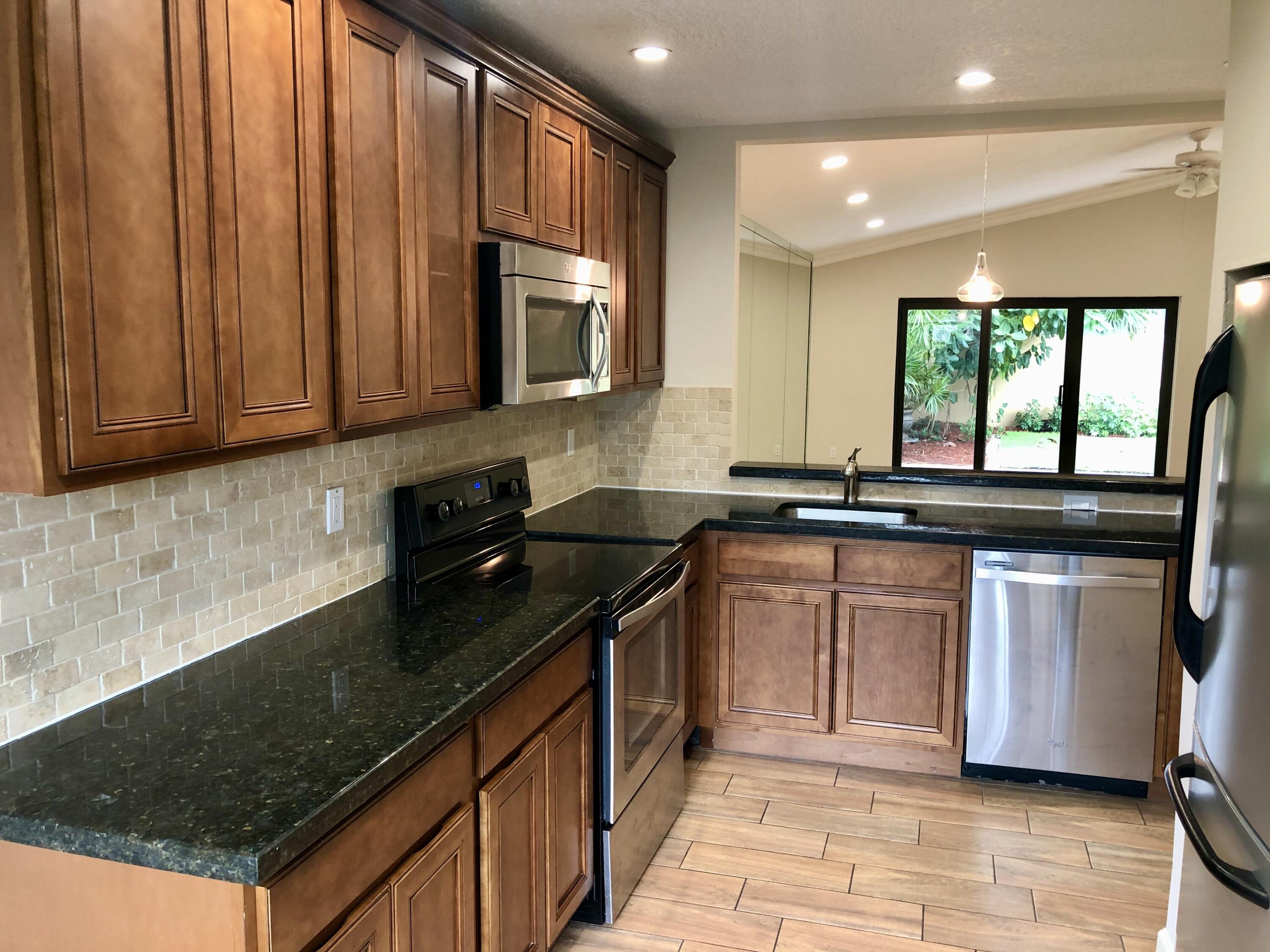659 Coventry Street, Unit 7B Boca Raton, FL 33487 - Photo 6 of 23 IMG_3690