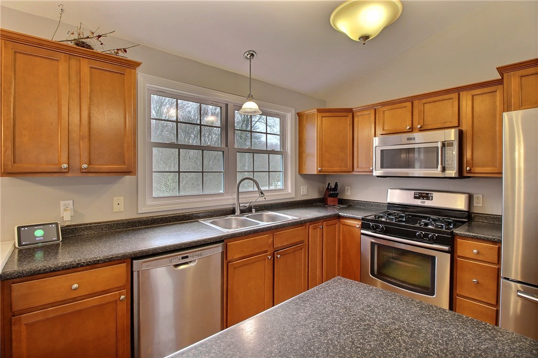 5 Auke Way Westerly, RI 02891 - Photo 2 of 22