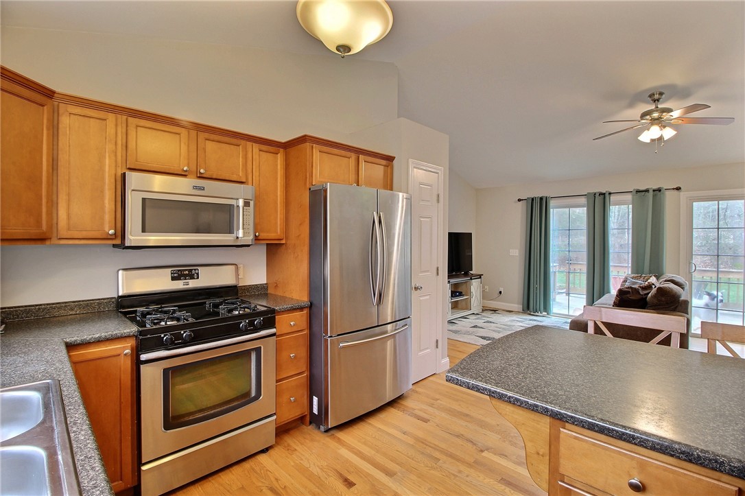 5 Auke Way Westerly, RI 02891 - Photo 3 of 22