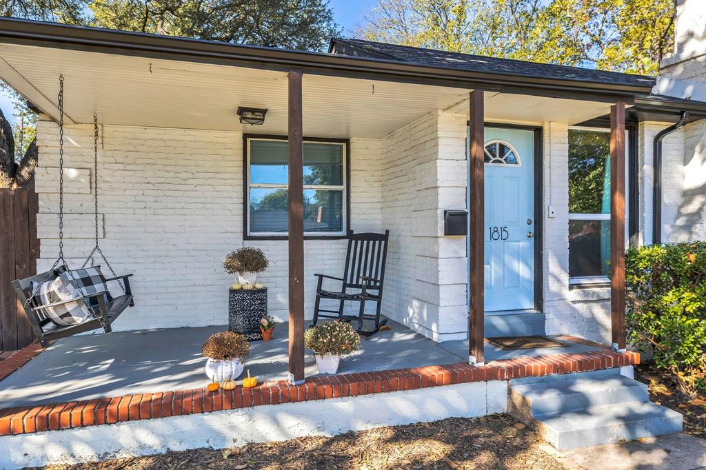 1815 North Riverside Drive Fort Worth, TX 76111 - Photo 6 of 30 Charming front porch!