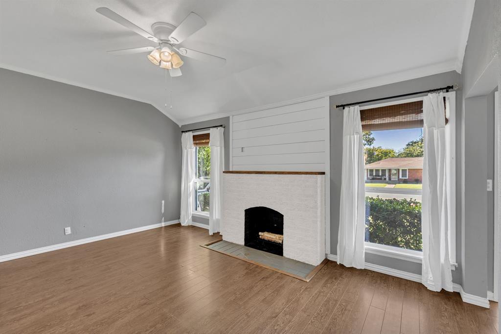 1815 North Riverside Drive Fort Worth, TX 76111 - Photo 7 of 30 Fireplace for winter warmth!