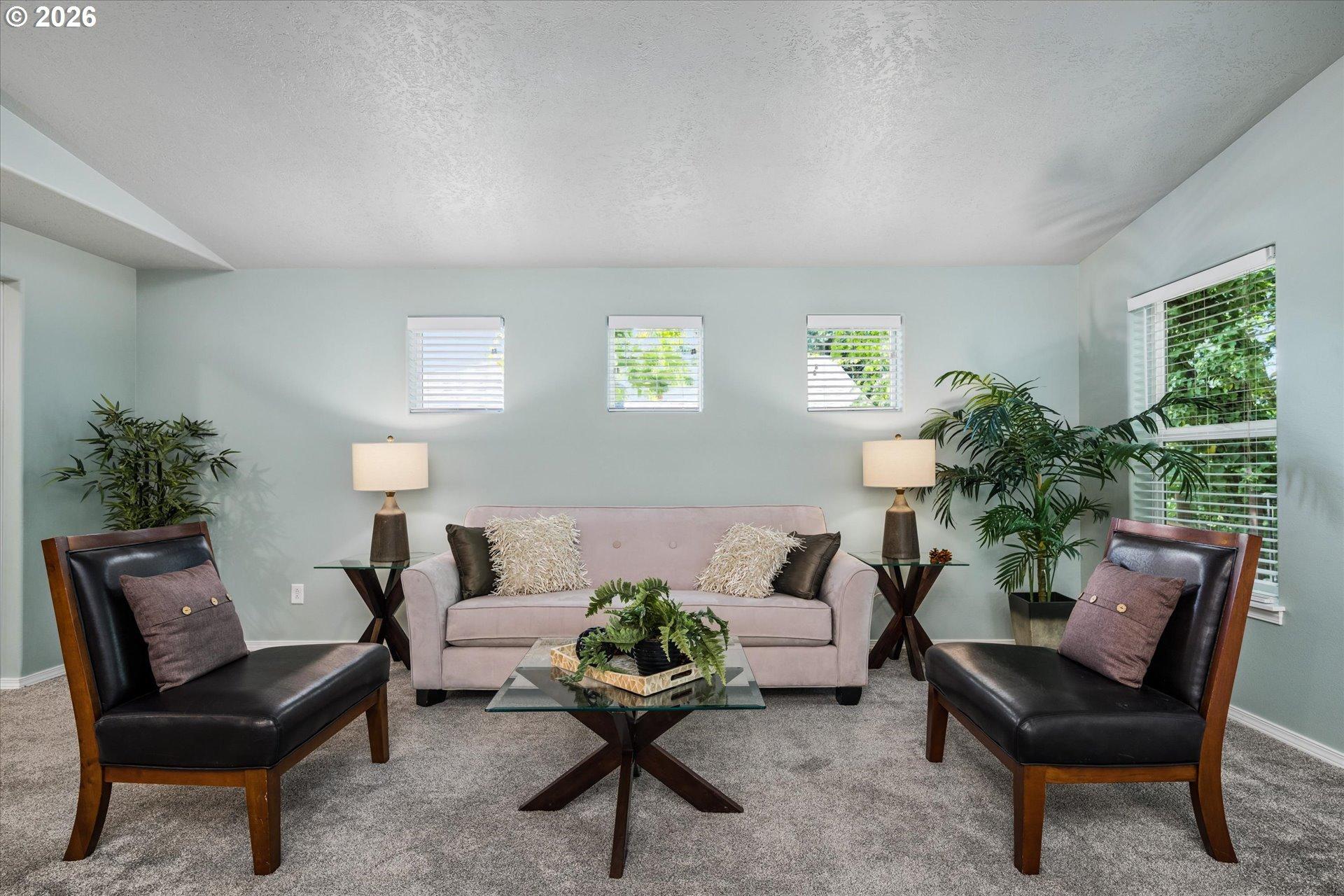 4868 Glacier Drive Springfield, OR 97478 - Photo 13 of 31 Great Room