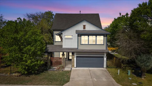 $800,000 | 1405 Matthews Lane, Austin, TX 78745