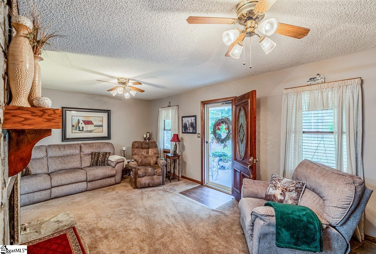 1277 Crawford Road Gray Court, SC 29645 - Photo 9 of 47