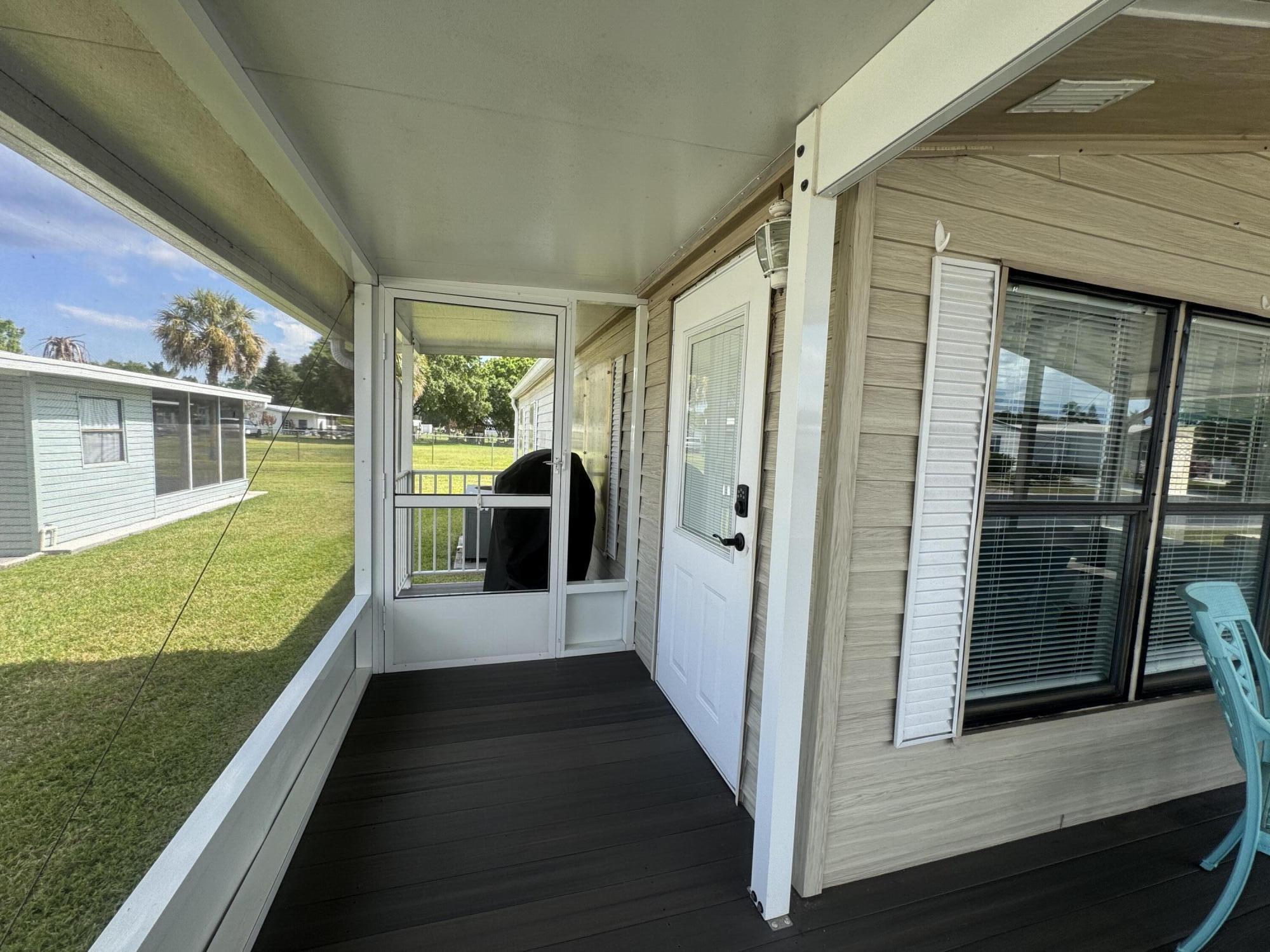 1747 Southwest 35th Circle Okeechobee, FL 34974 - Photo 6 of 21 a view of a balcony