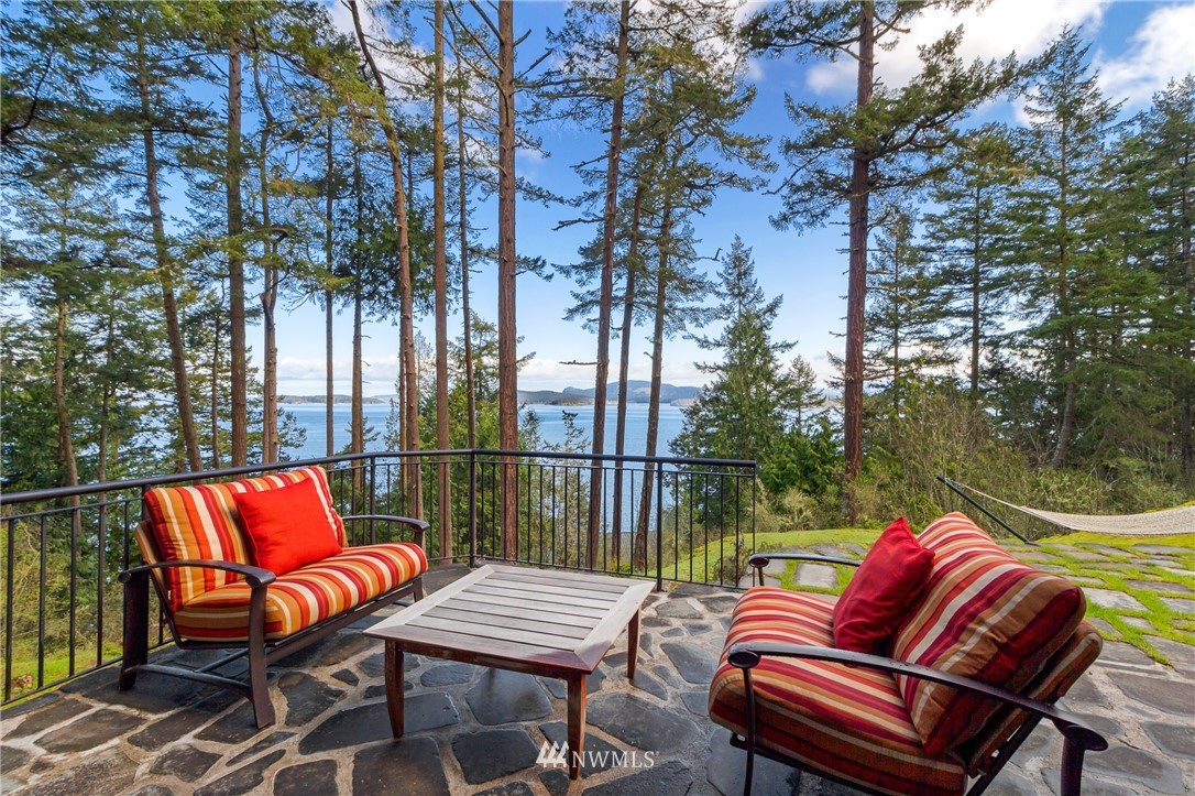 764 Big Foot Road Friday Harbor, WA 98250 - Photo 23 of 34 a outdoor sitting area with a couch and table
