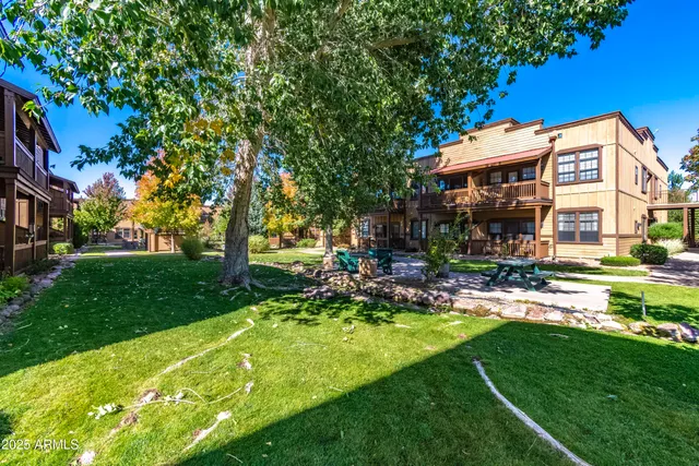 $145,000 | 2353 Quarter Horse Trail, Unit 238, Overgaard, AZ 85933