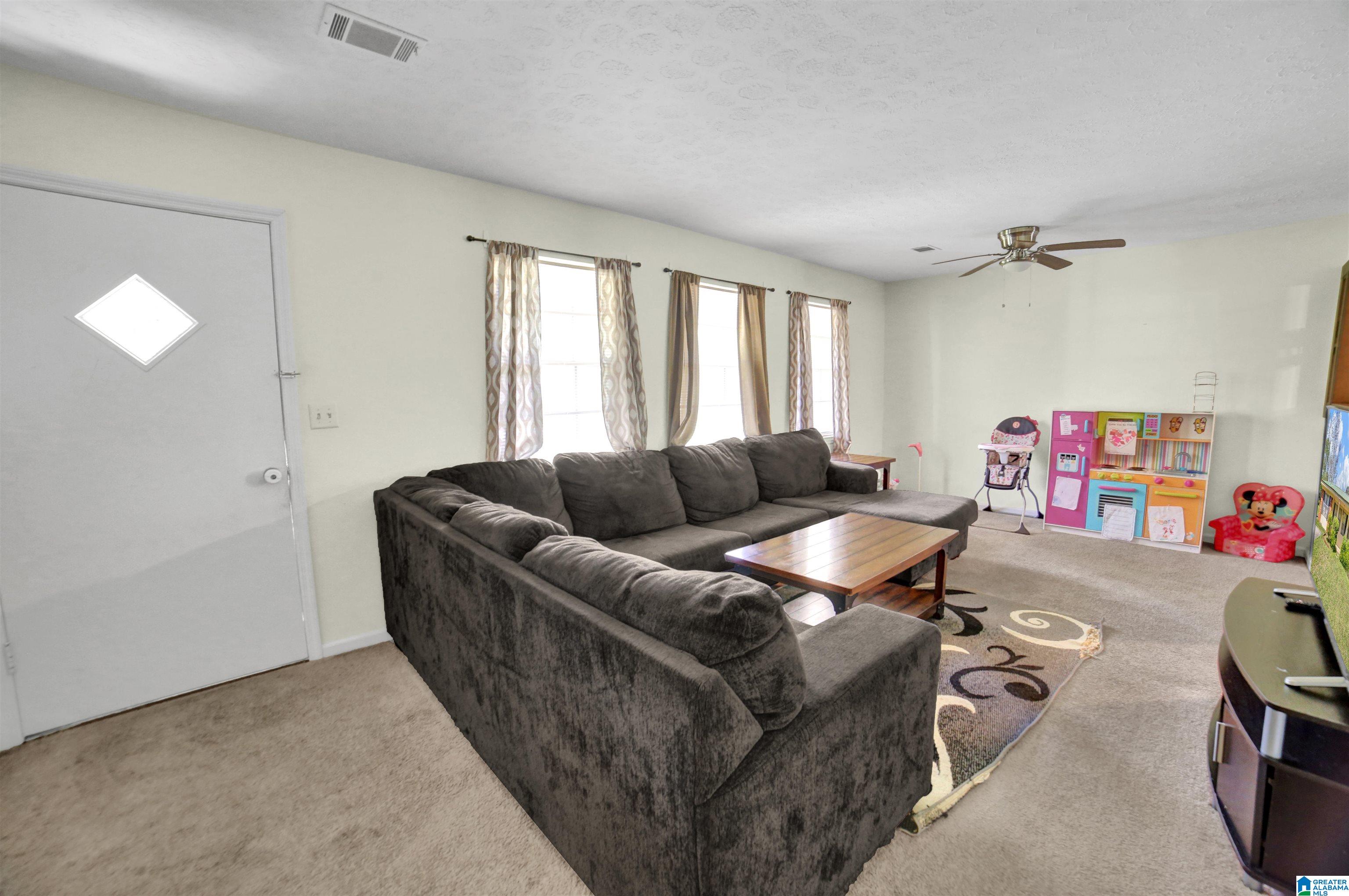 55 Debra Street Jemison, AL 35085 - Photo 2 of 18