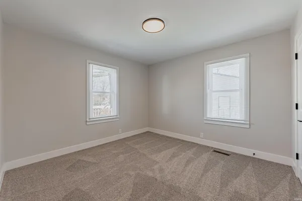 $1,295 | 20 South Villa Drive, Evansville, IN 47714