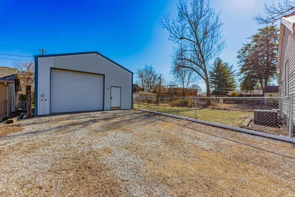 $1,295 | 20 South Villa Drive, Evansville, IN 47714