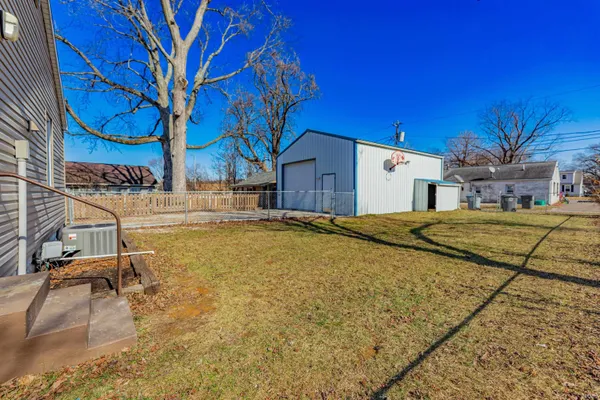 $1,295 | 20 South Villa Drive, Evansville, IN 47714