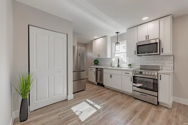 $1,295 | 20 South Villa Drive, Evansville, IN 47714