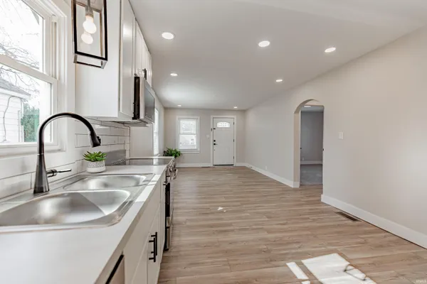 $1,295 | 20 South Villa Drive, Evansville, IN 47714