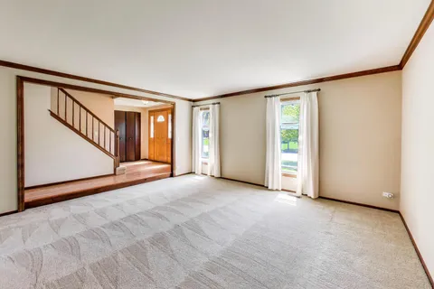 $419,900 | 1276 Chatham Lane, Roselle, IL 60172