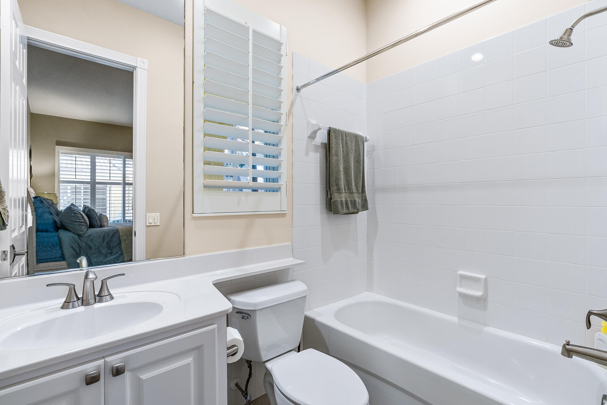 221 Florence Drive Jupiter, FL 33458 - Photo 13 of 28 Full Bath