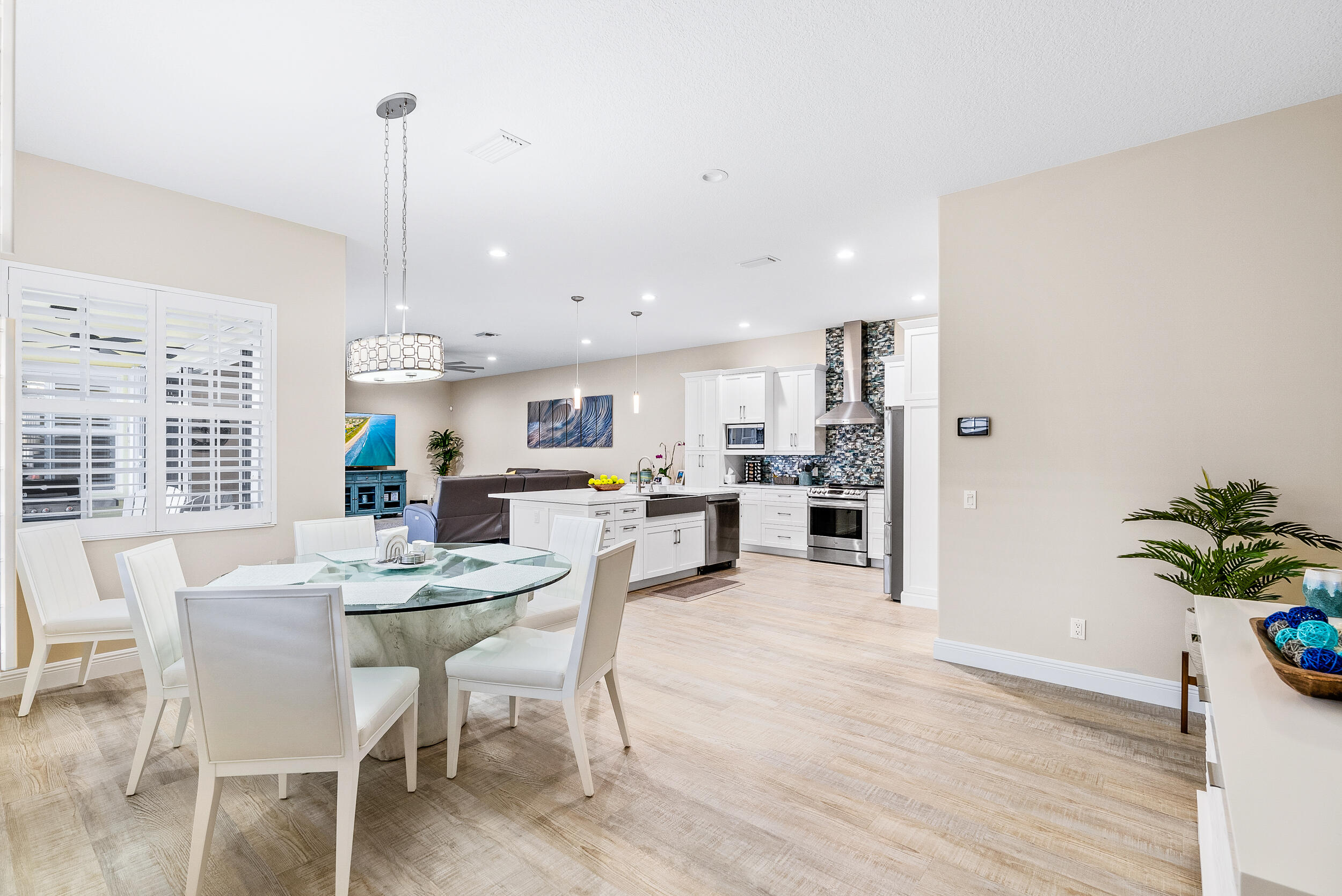 221 Florence Drive Jupiter, FL 33458 - Photo 17 of 28 Dining