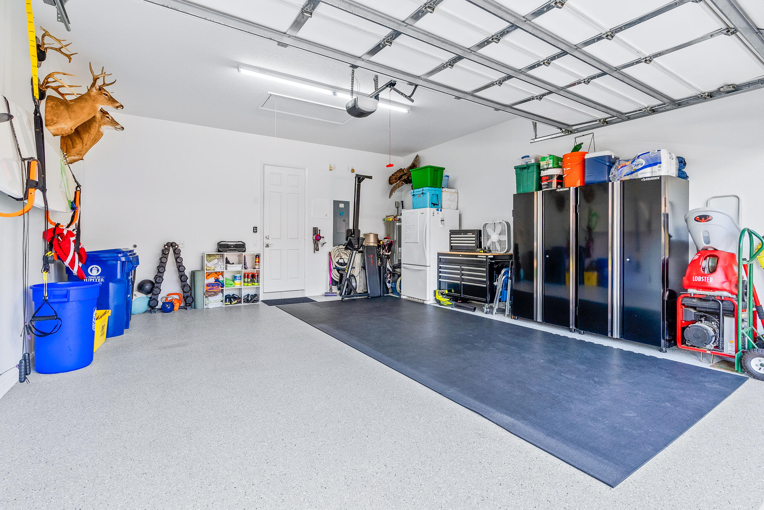 221 Florence Drive Jupiter, FL 33458 - Photo 20 of 28 Garage