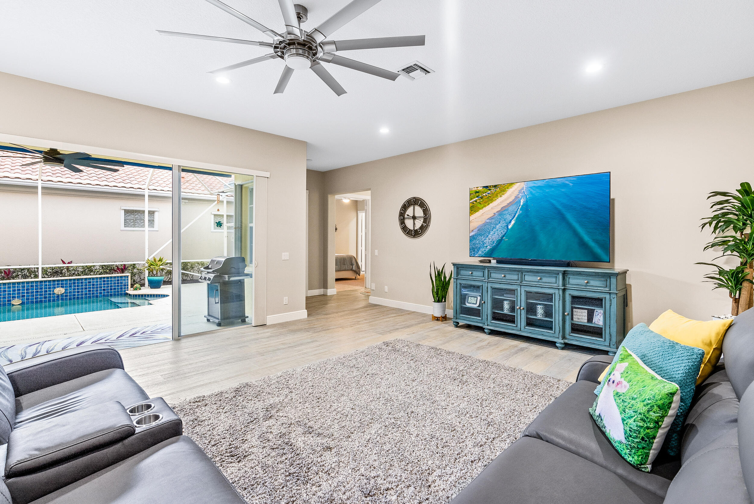 221 Florence Drive Jupiter, FL 33458 - Photo 4 of 28 Family