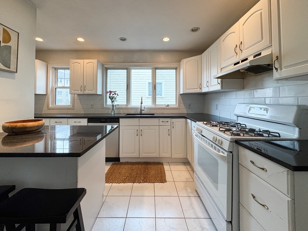 18 Wheelwright Road Medford, MA 02155 - Photo 6 of 18