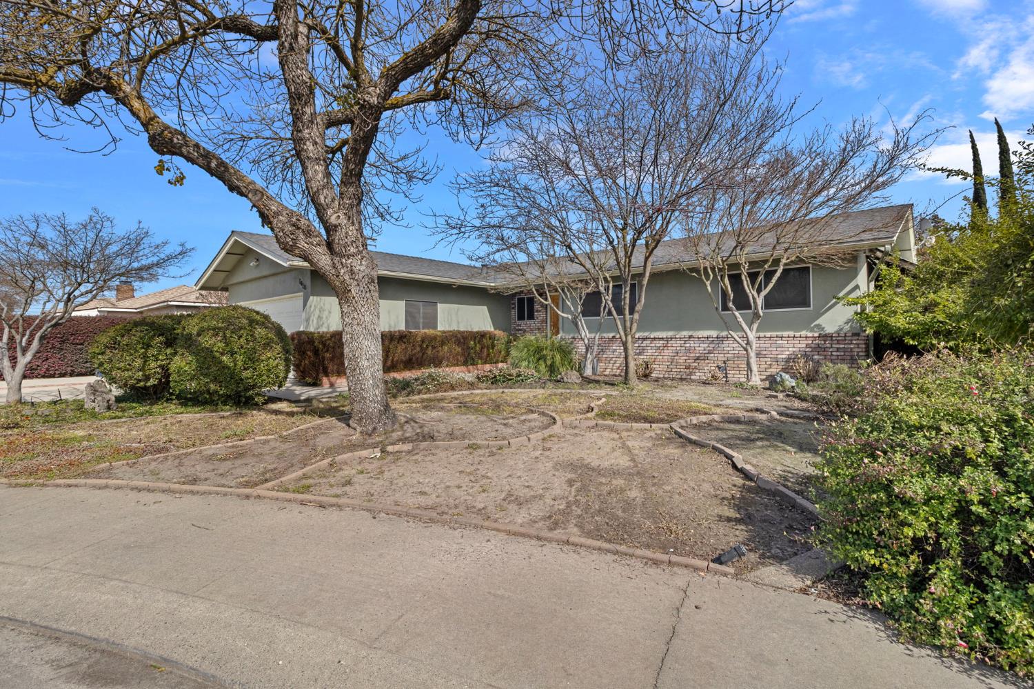 1428 Kent Way Modesto, CA 95355 - Photo 2 of 27 This spring will be the perfect time for you to make this home your own with dream landscaping!