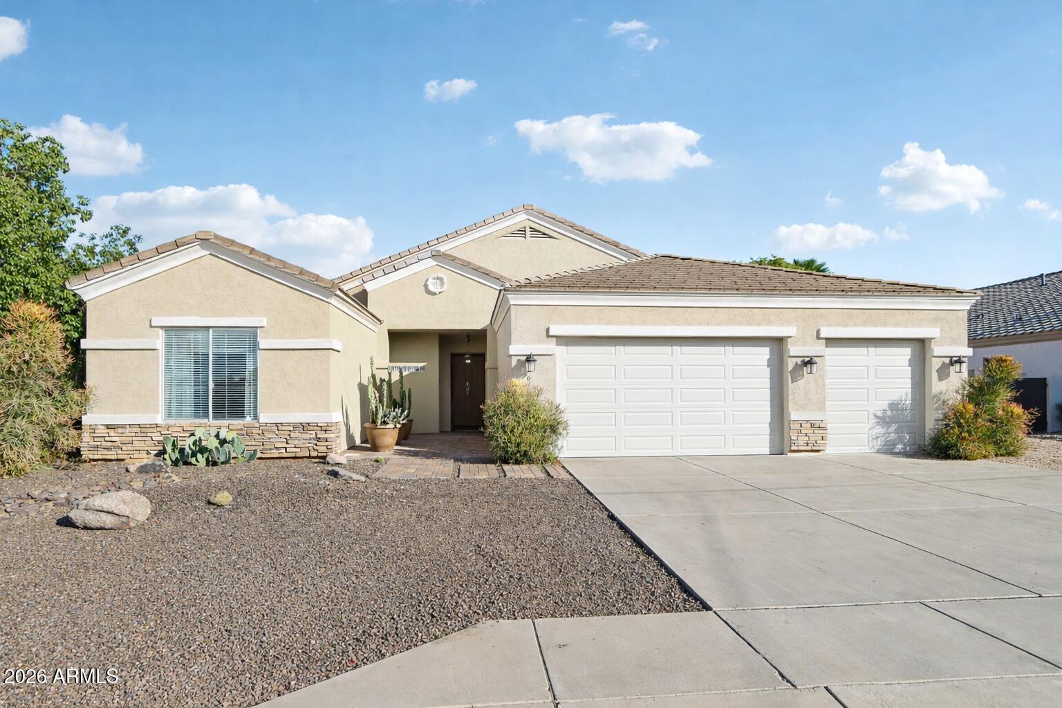 6719 North 15th Avenue Phoenix, AZ 85015 - Photo 12 of 39 House in white