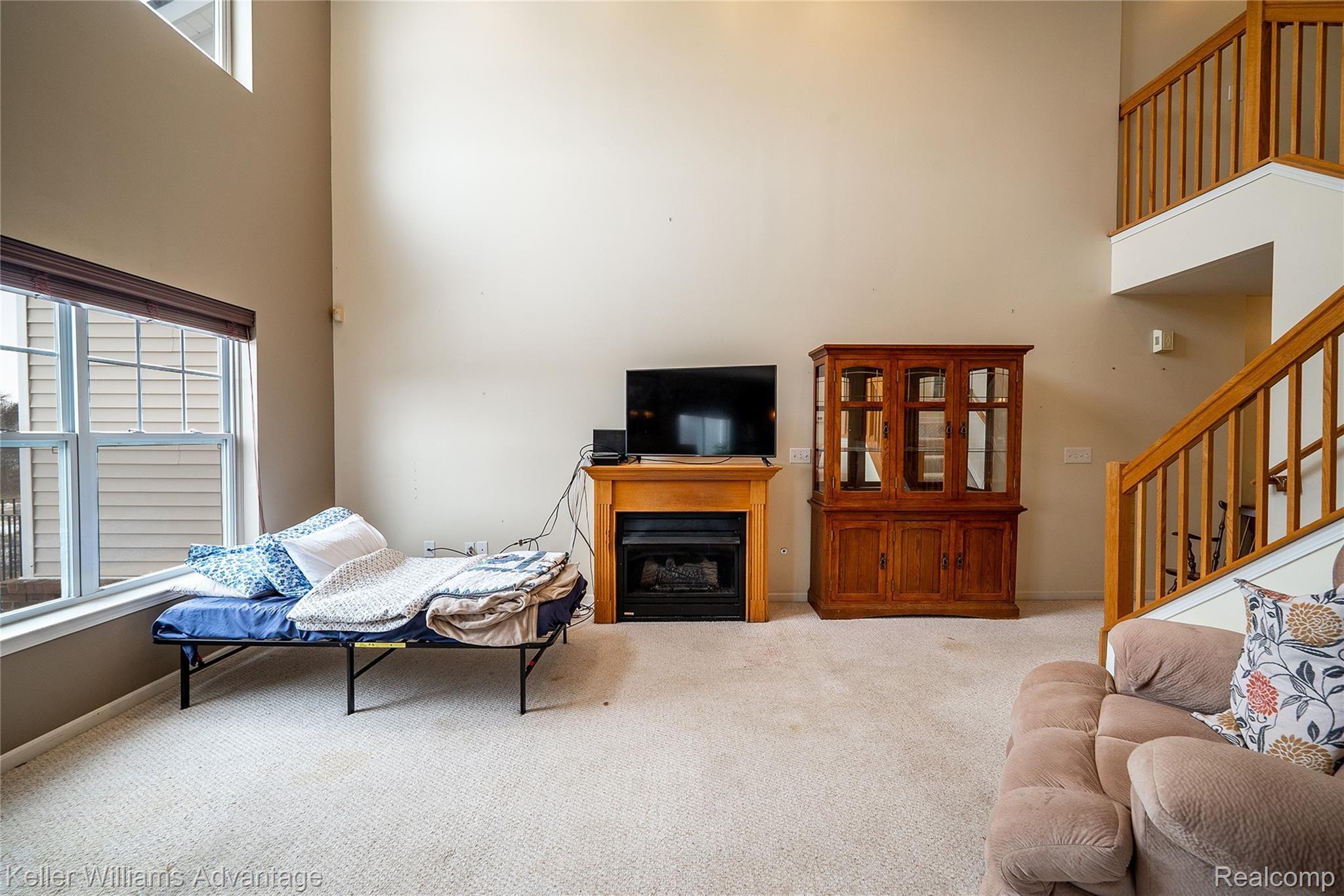 10143 Ridge Run Street Howell, MI 48855 - Photo 6 of 32 RidgeRunSt_10143_Living 4.jpg