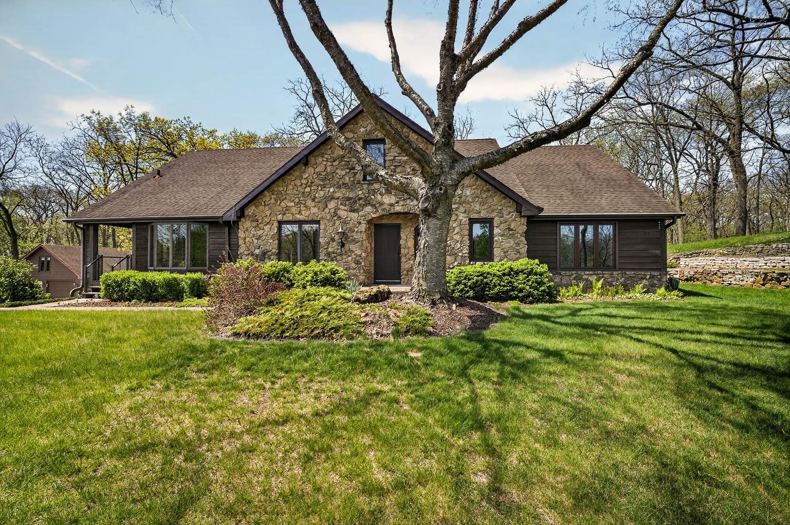 4802 Country Meadows Road Brooklyn, WI 53521 - Photo 1 of 89