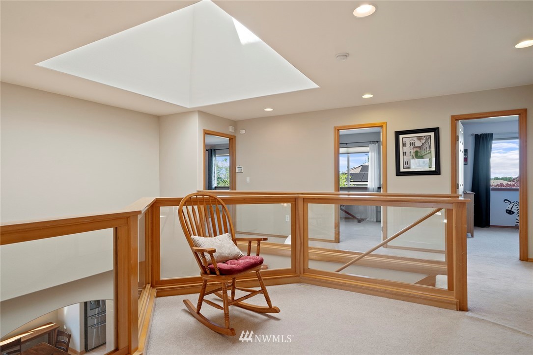 323 Quincy Avenue Northeast Renton, WA 98059 - Photo 19 of 37