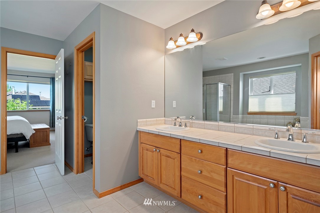 323 Quincy Avenue Northeast Renton, WA 98059 - Photo 22 of 37