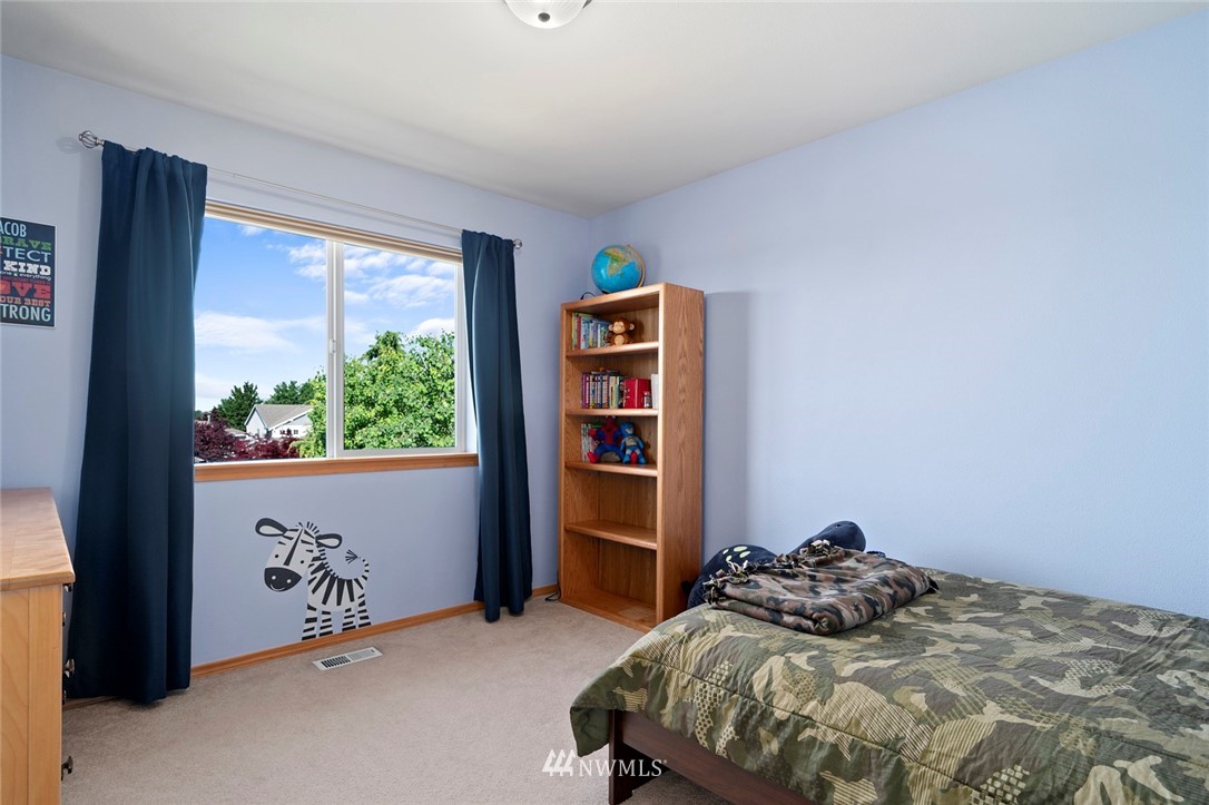 323 Quincy Avenue Northeast Renton, WA 98059 - Photo 25 of 37