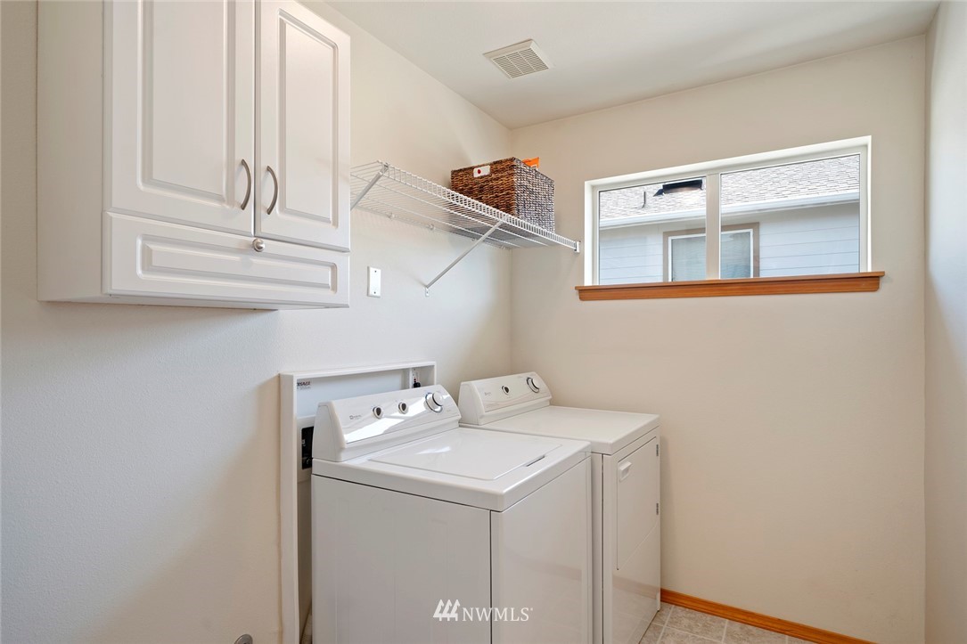 323 Quincy Avenue Northeast Renton, WA 98059 - Photo 31 of 37