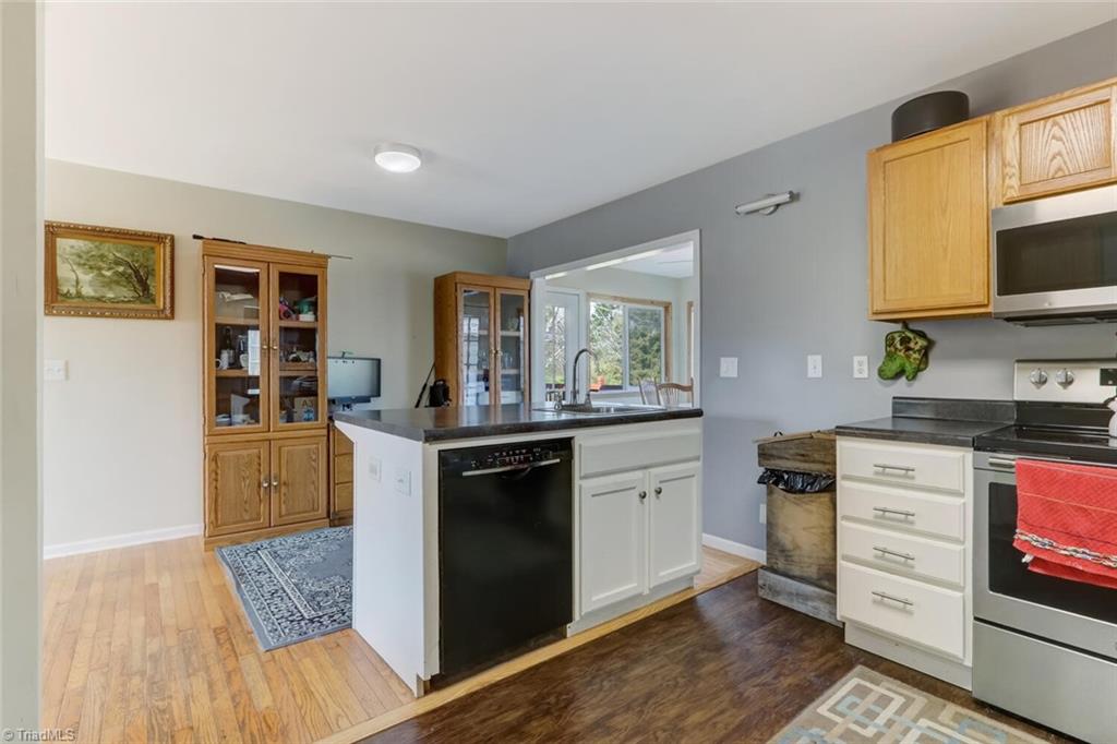 1520 Gibbs Road Reidsville, NC 27320 - Photo 12 of 30 Gallery Image 12