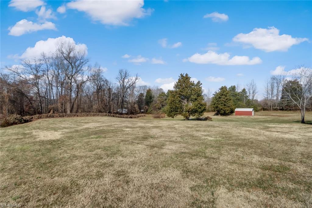 1520 Gibbs Road Reidsville, NC 27320 - Photo 3 of 30 Gallery Image 3