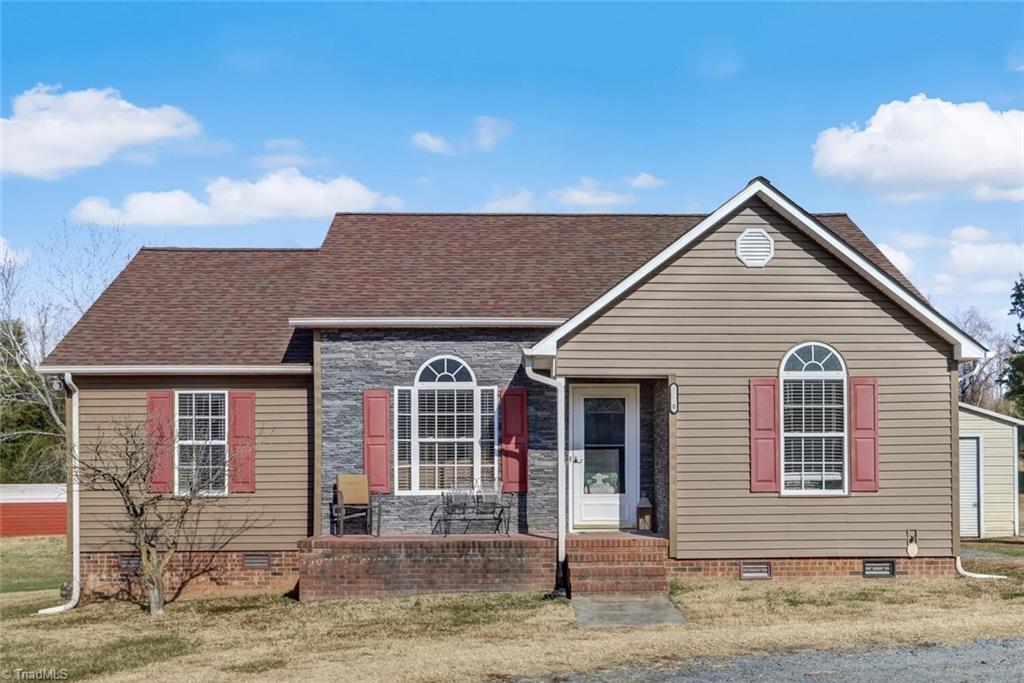 1520 Gibbs Road Reidsville, NC 27320 - Photo 4 of 30 Gallery Image 4