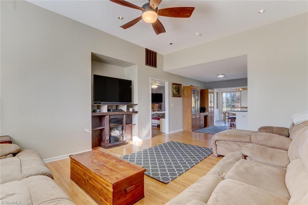 1520 Gibbs Road Reidsville, NC 27320 - Photo 5 of 30 Gallery Image 5